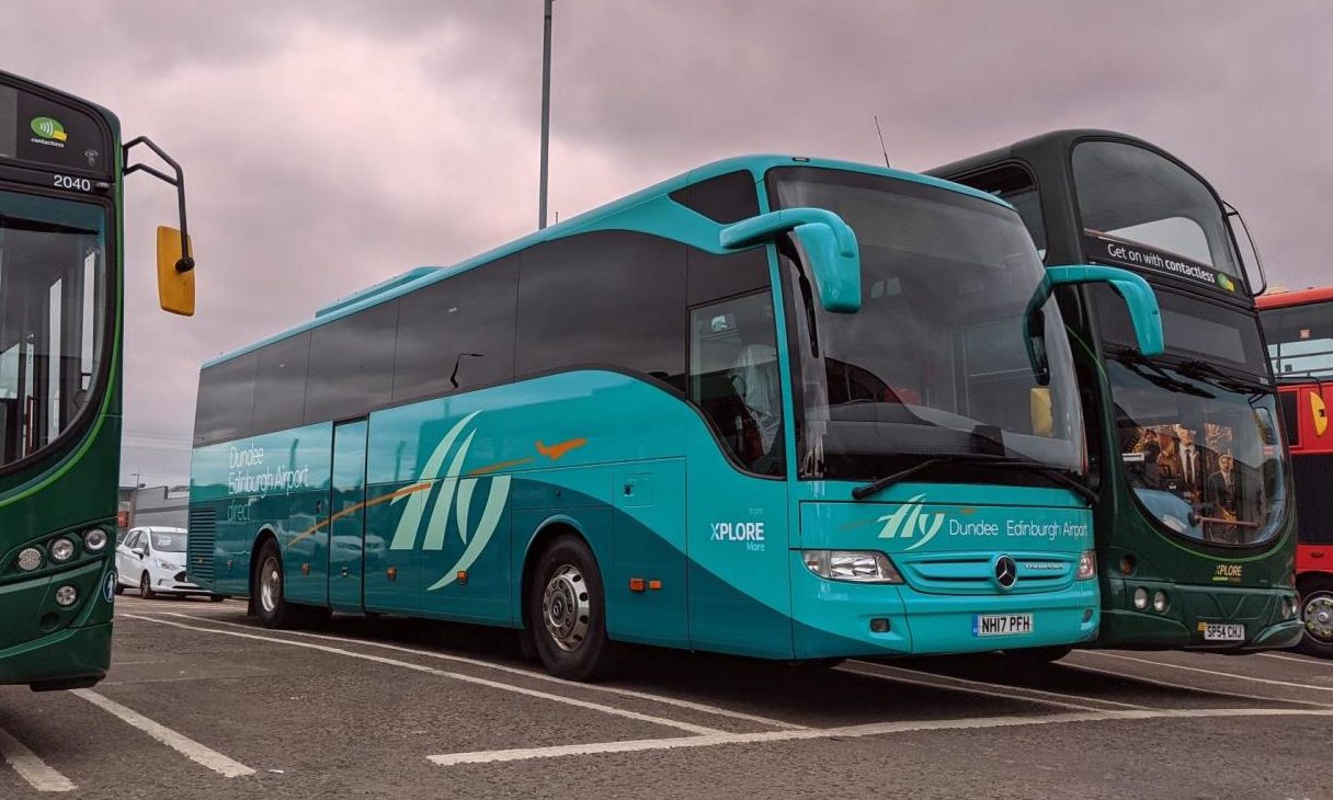 thandi coach from leicester to london