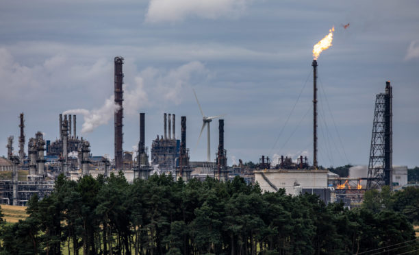 https://www.thecourier.co.uk/wp-content/uploads/sites/12/2019/08/Sbro_Mossmorran_Flaring_Shutdown_Cowdenbeath-2-e1570455679104-612x372.jpg