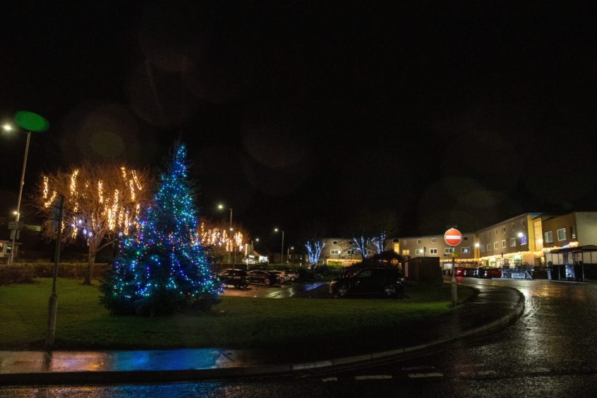 https://www.thecourier.co.uk/wp-content/uploads/sites/12/2019/12/Kennoway-Lights-3-846x564.jpg