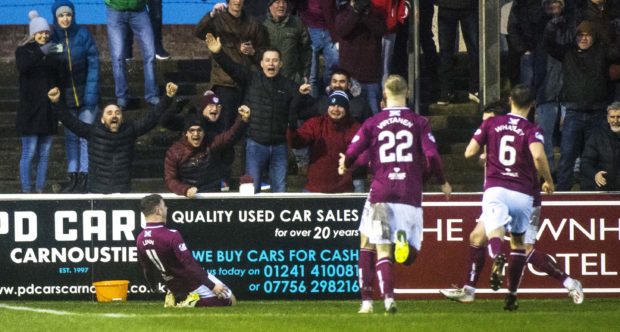 https://www.thecourier.co.uk/wp-content/uploads/sites/12/2019/12/SNS-19720688-Arbroath-v-Dundee-e1575767067761-620x332.jpg