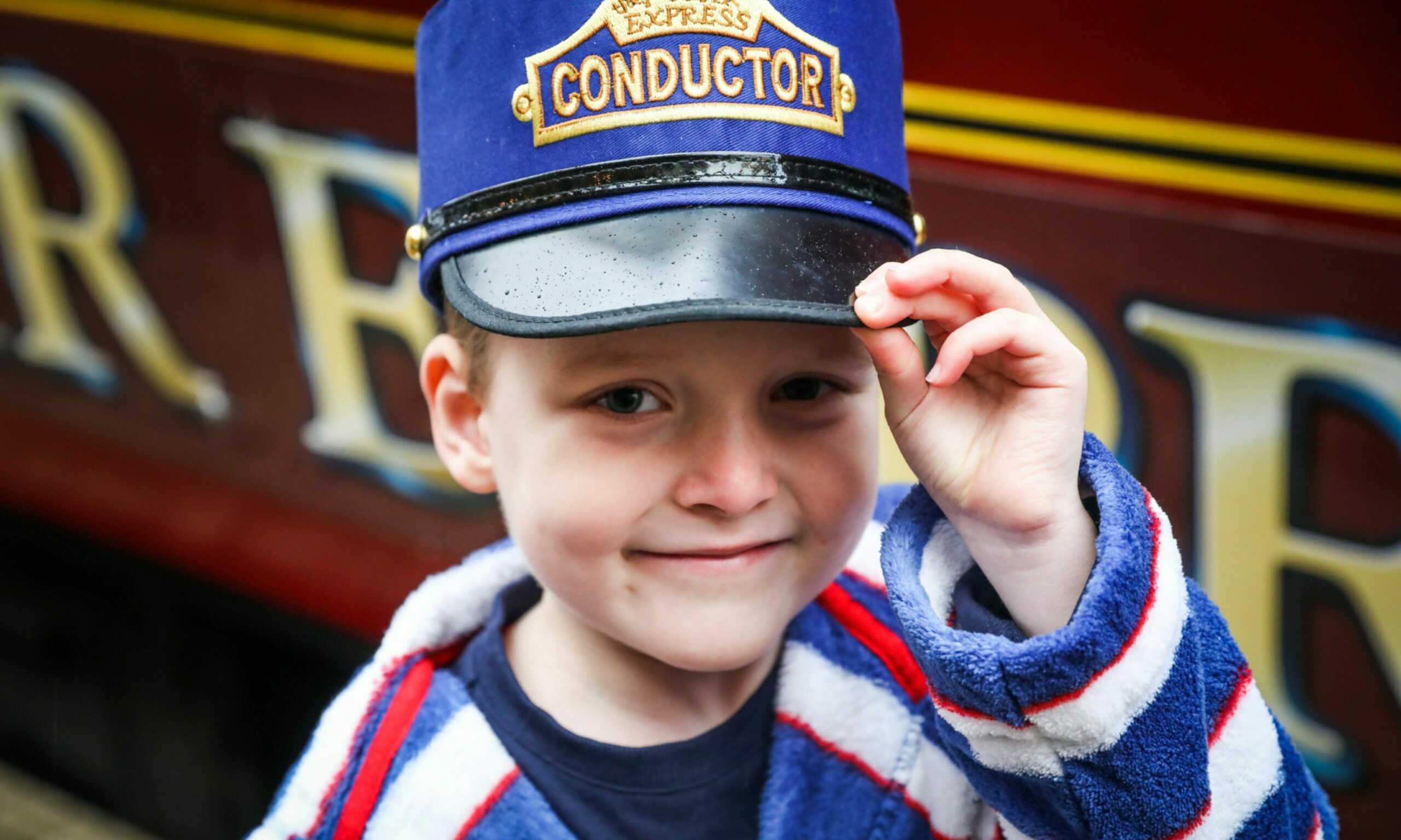 RAILSCOT Caledonian Railway's Polar Express carries 10,000 in festive