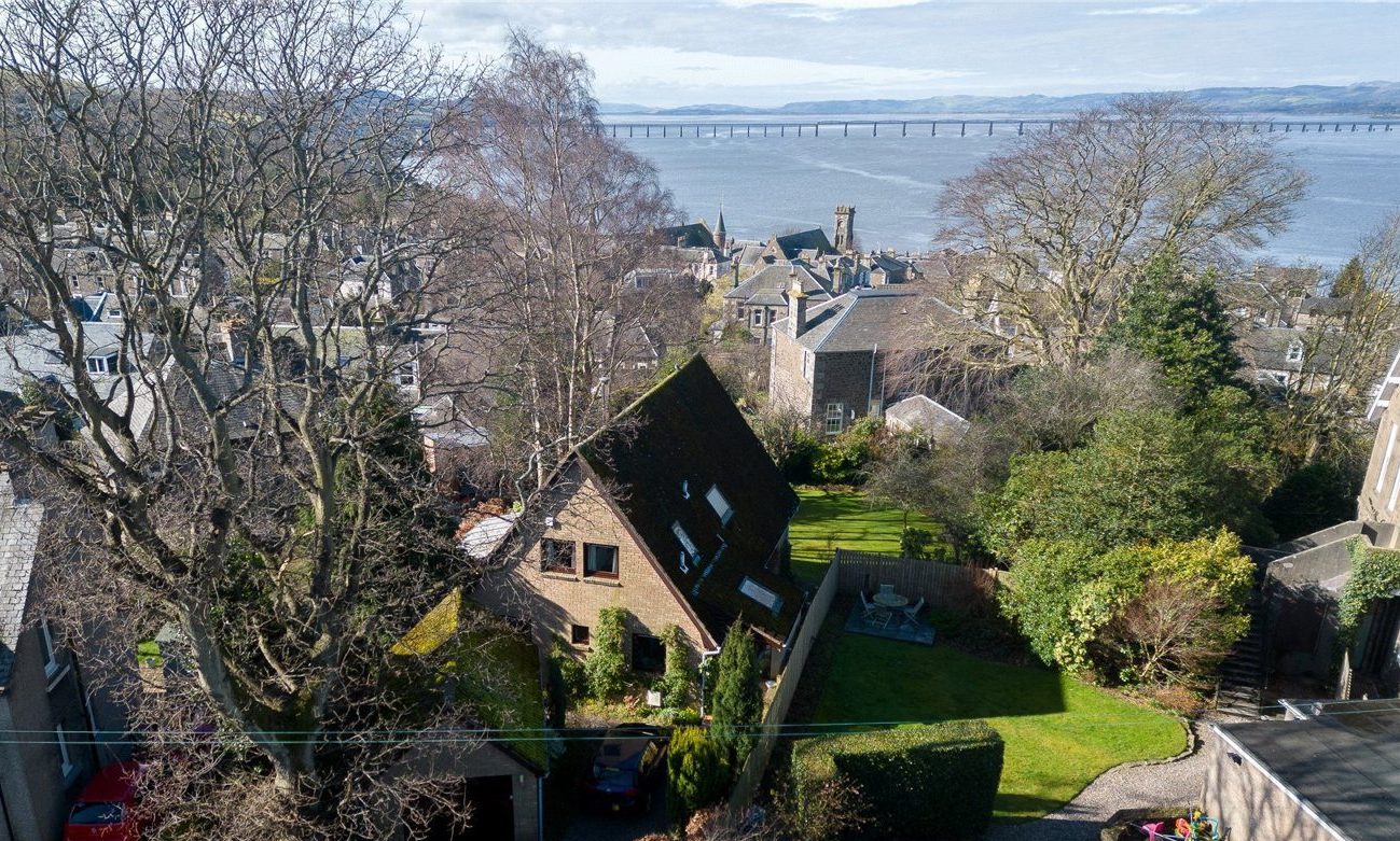 ‘Distinctive’ Swedish-style house boasting Tay Bridge views hits market for first time in 32 years